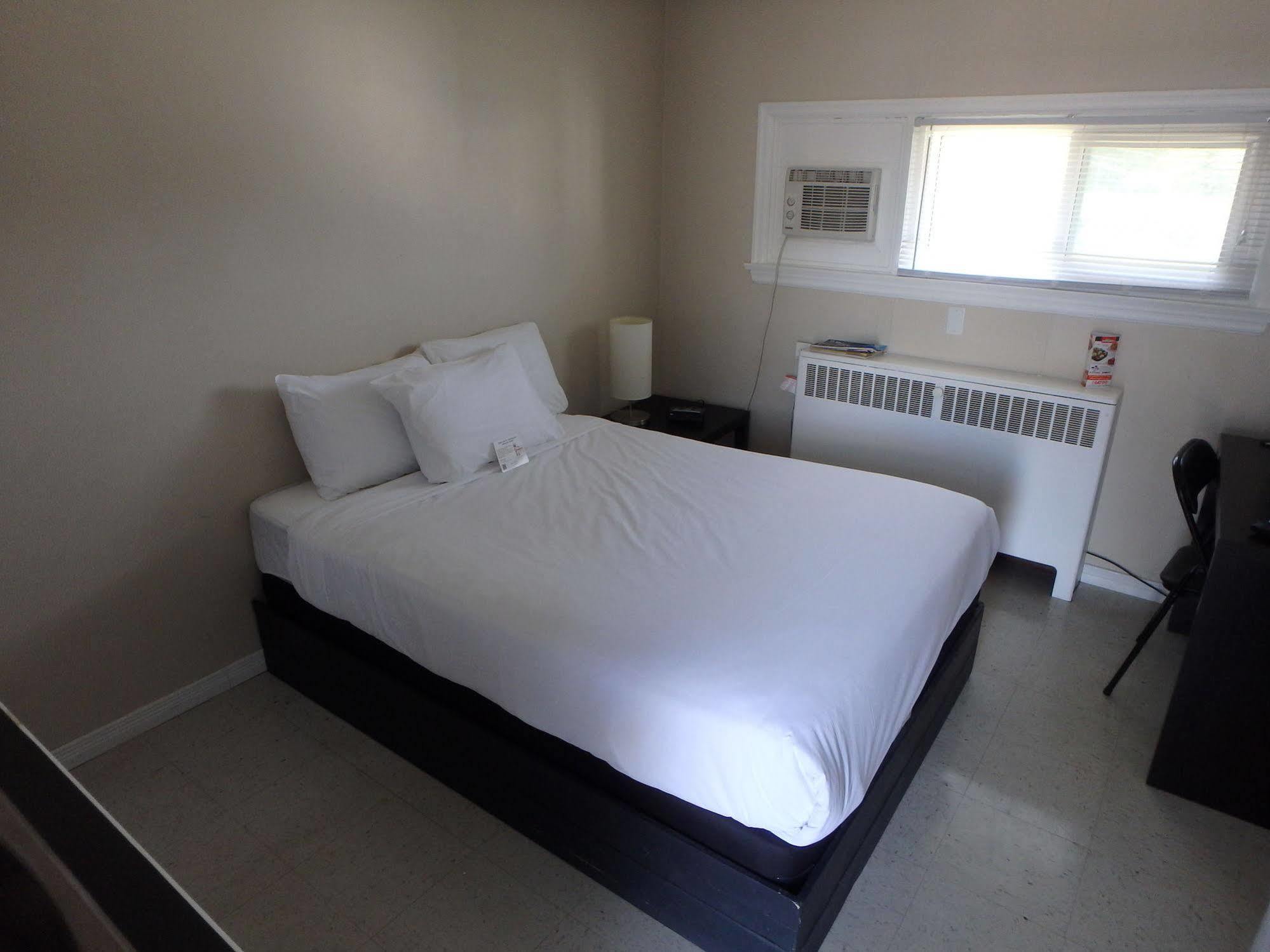 Wheel Inn Motel New Liskeard Kültér fotó
