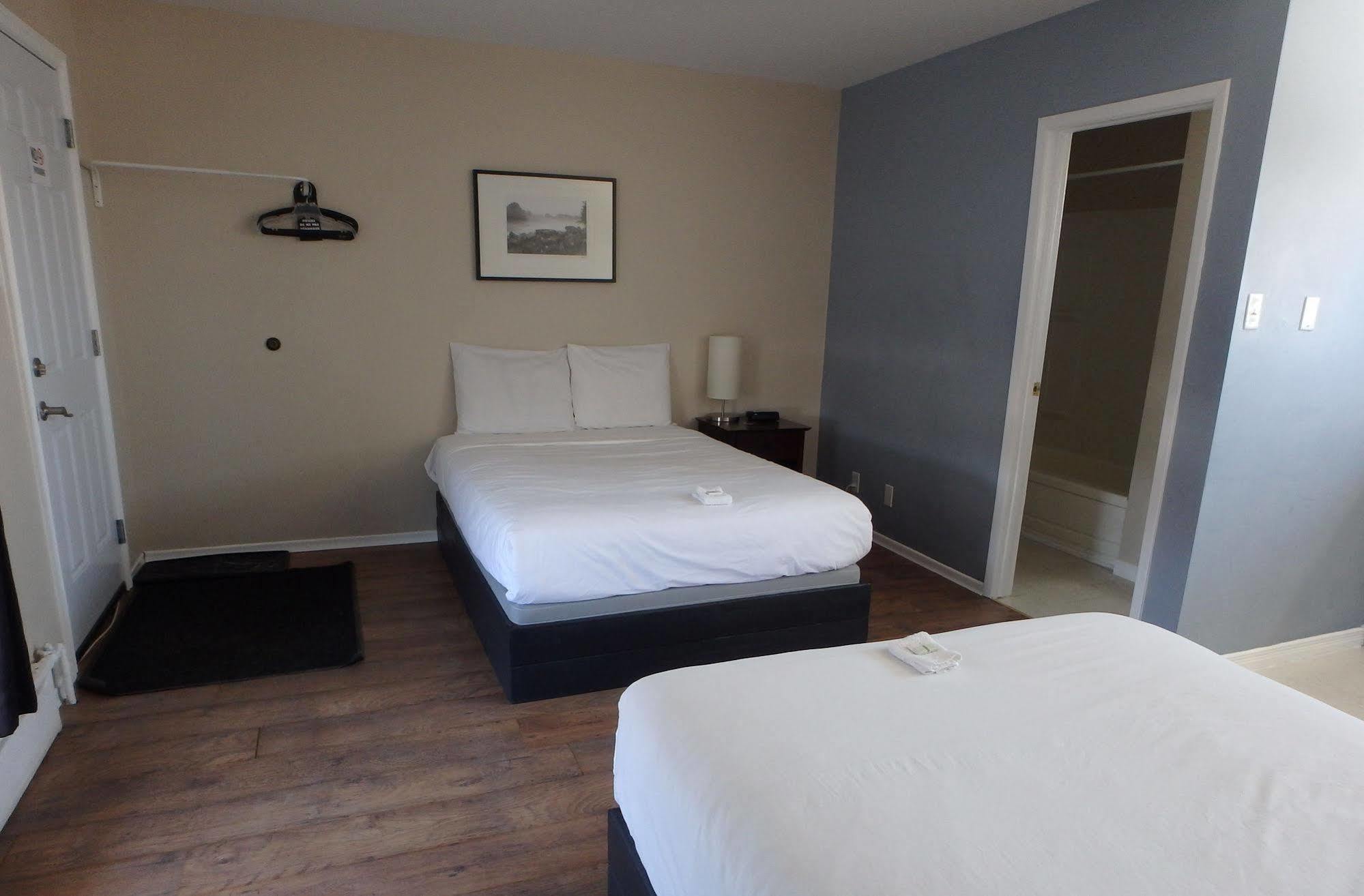 Wheel Inn Motel New Liskeard Kültér fotó