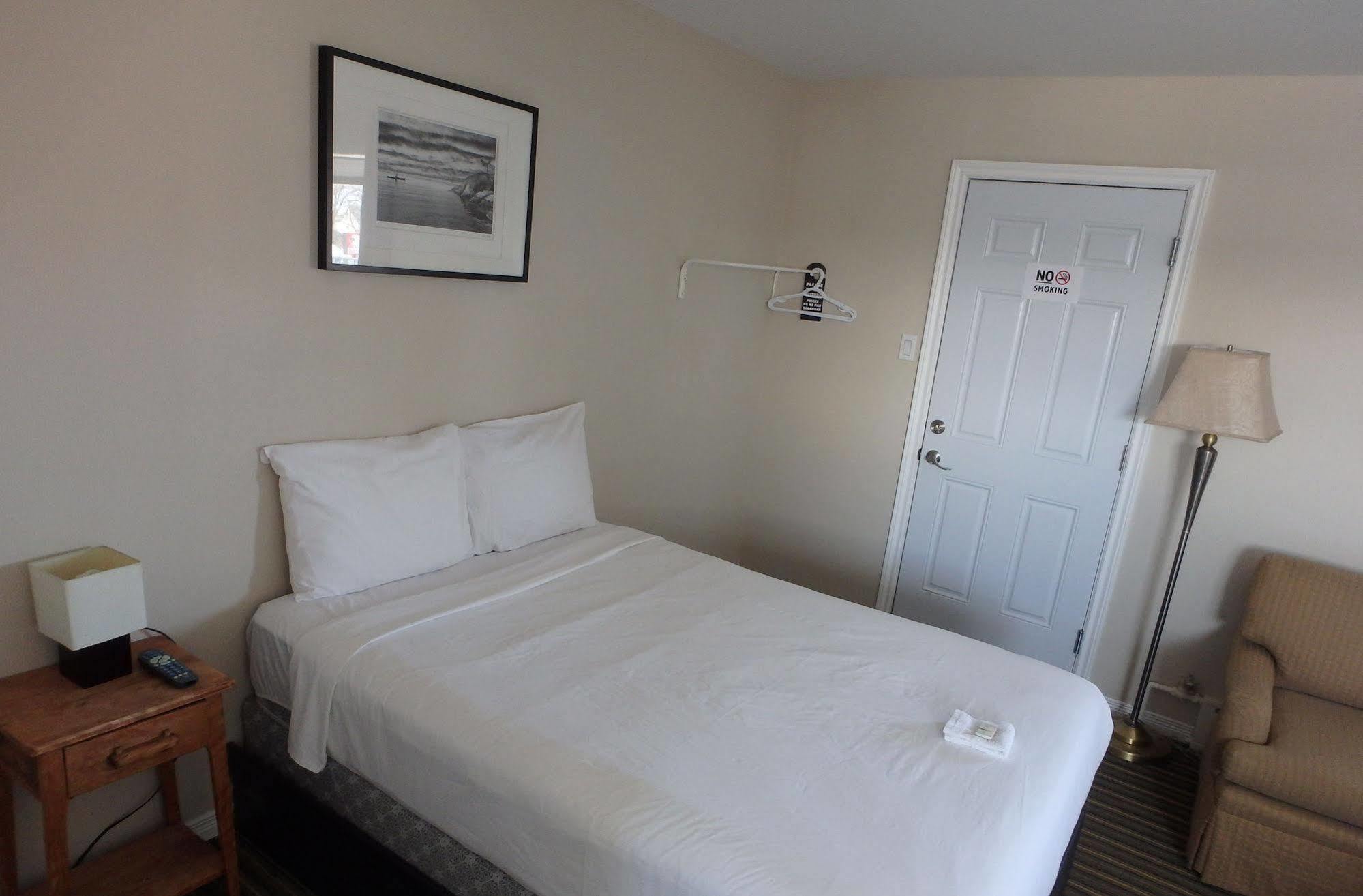 Wheel Inn Motel New Liskeard Kültér fotó